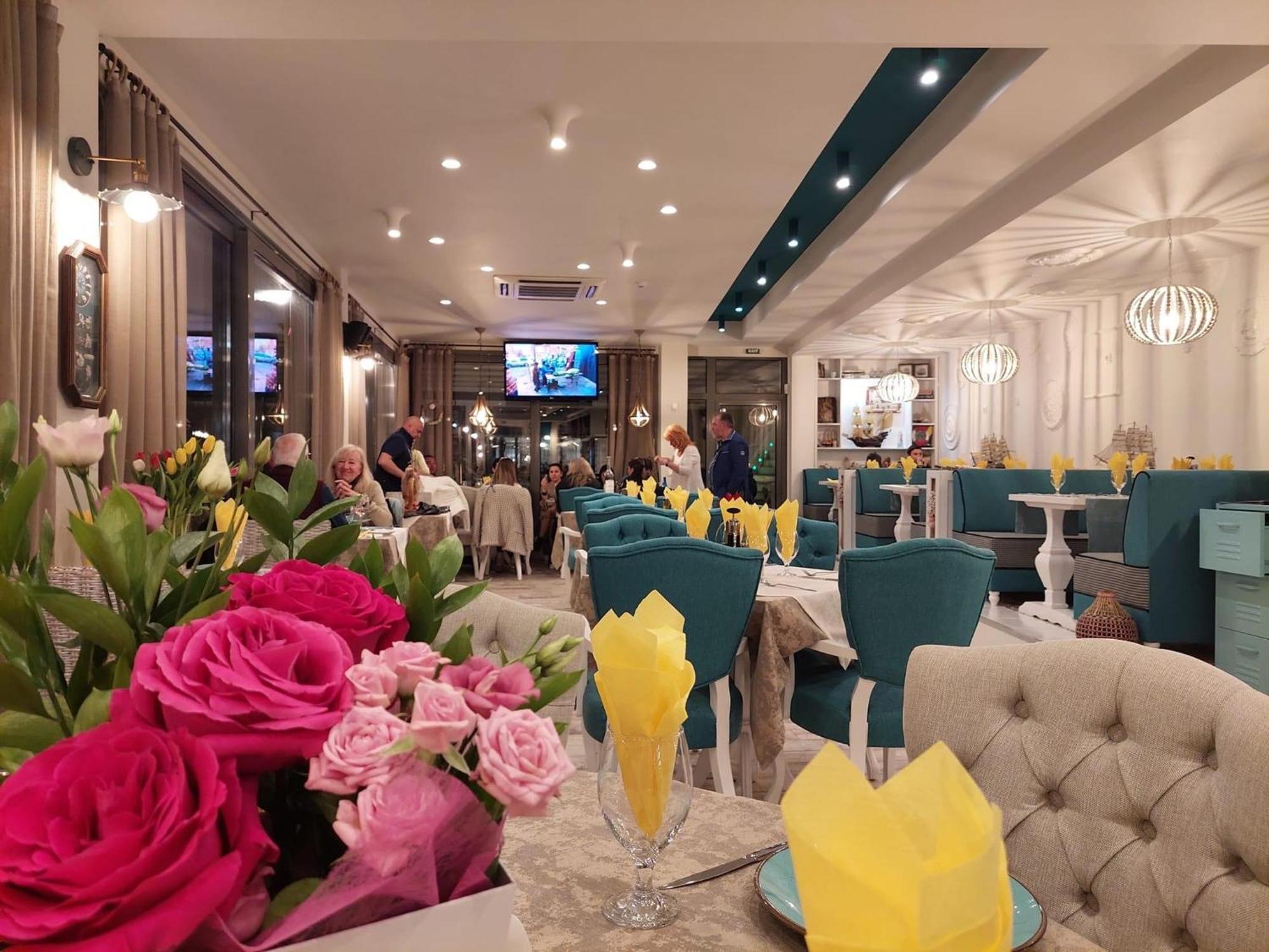 מלון דירות Rose Gardens 2*